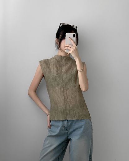 Straight Grain Raw Hem Textured Top