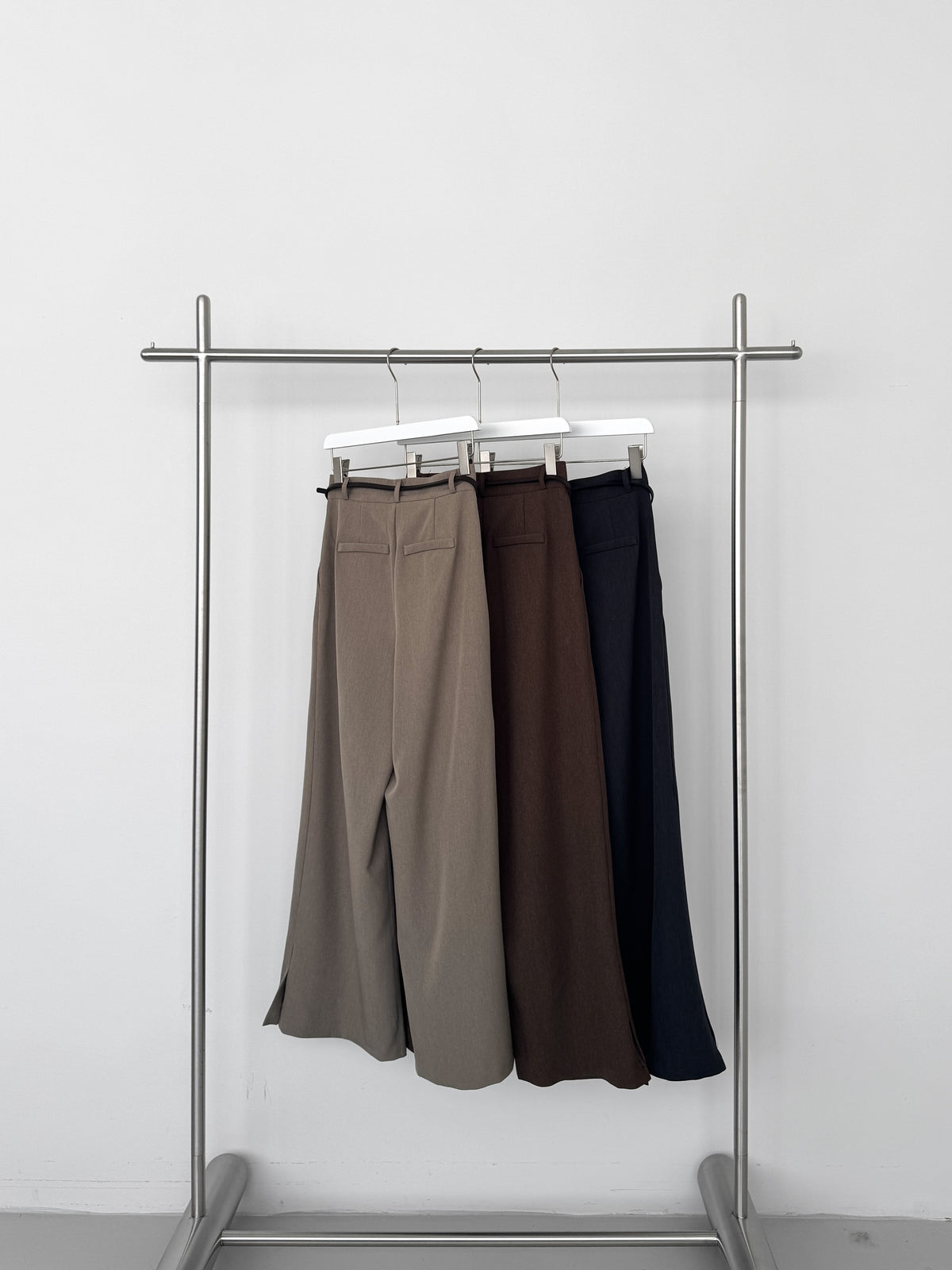Two-pleat Trousers with Belt