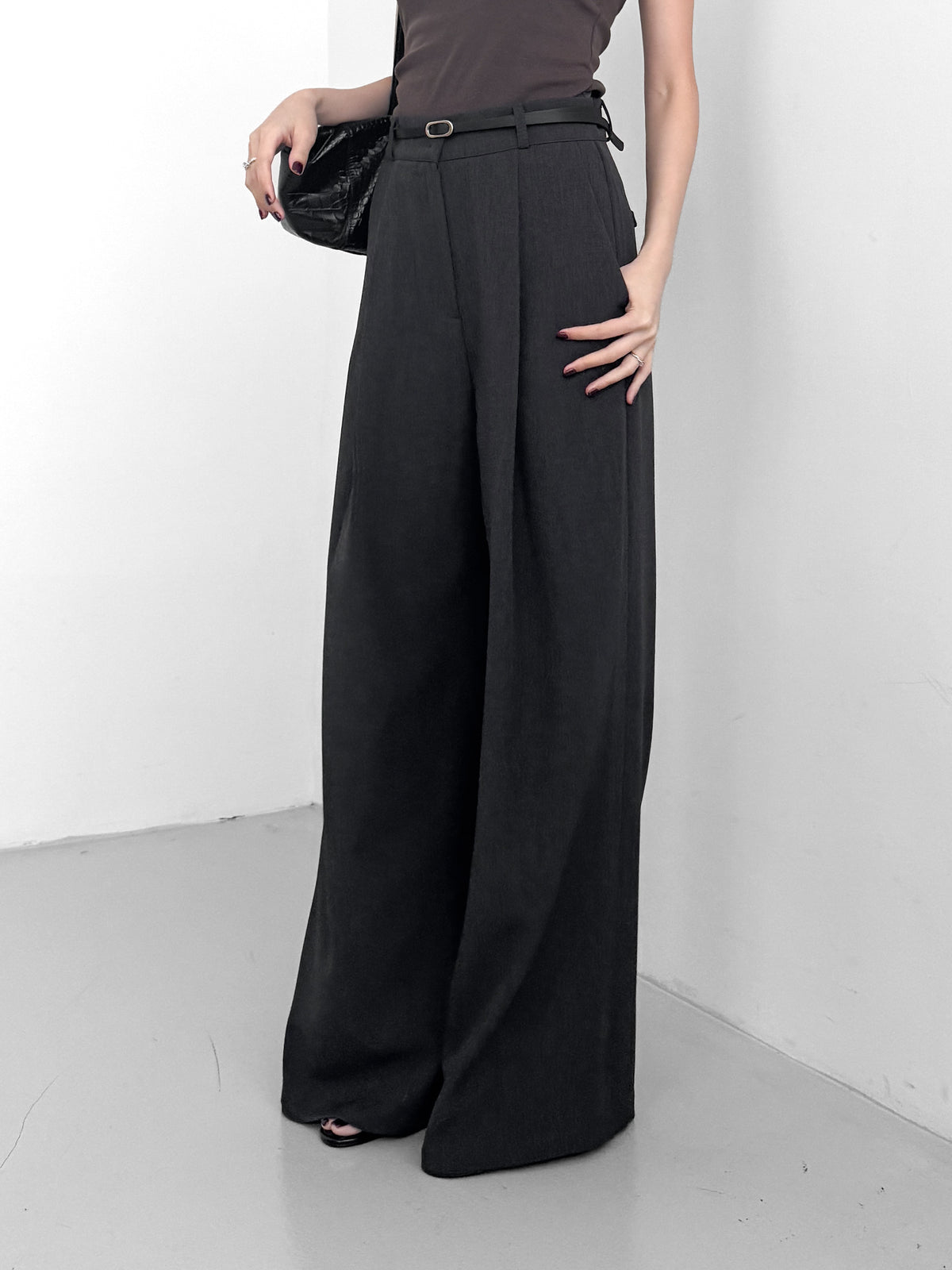 Two-pleat Trousers with Belt