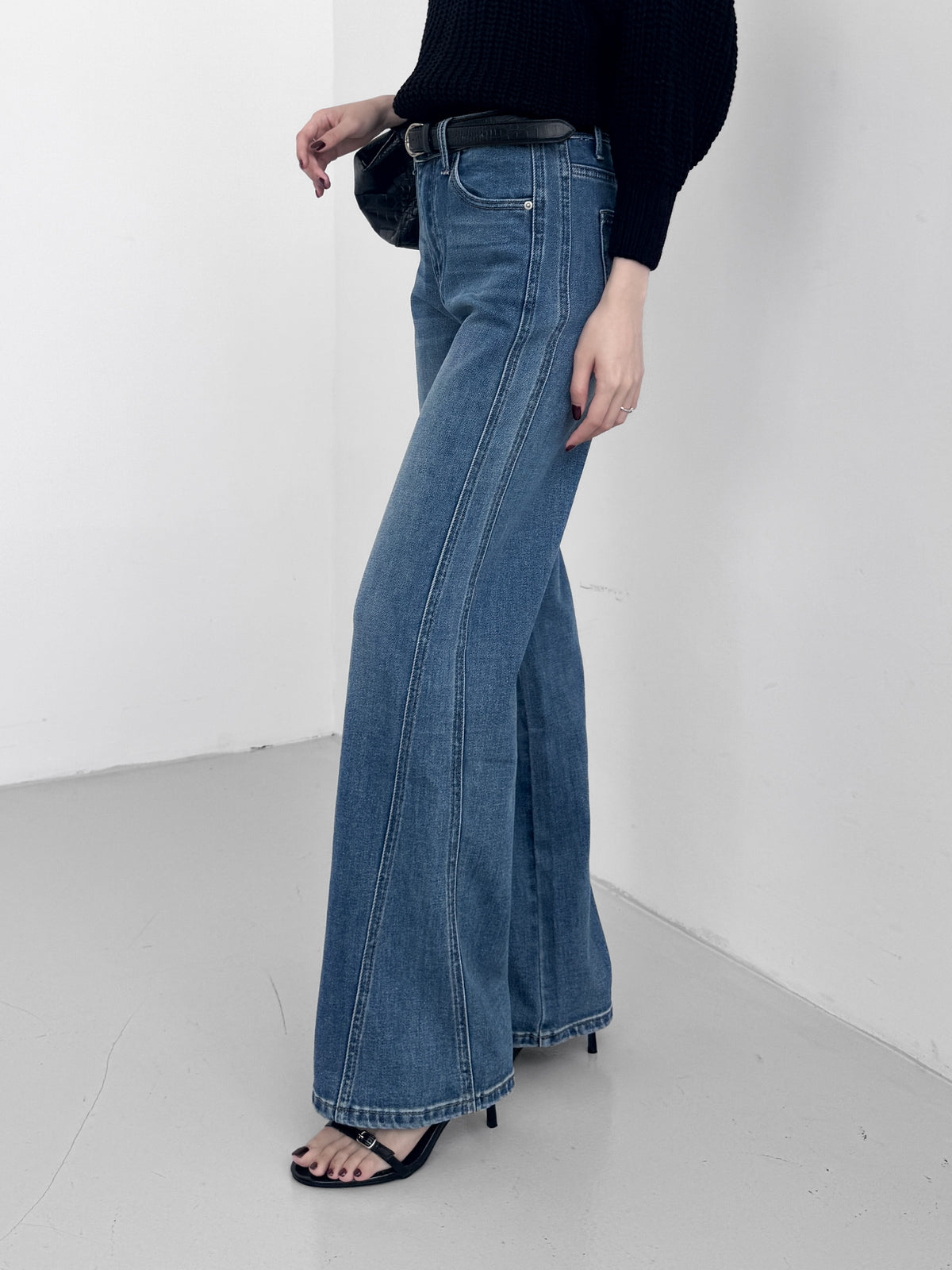 Slim Straight Cut High Waisted Jeans